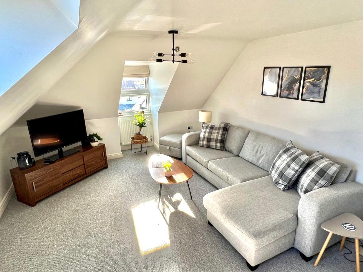 Swanage Holiday Penthouse Apartment, Moments From Beach And Town, On Site Parking, Fast Wifi, Sleeps Up To 6, Rated Exceptional Экстерьер фото